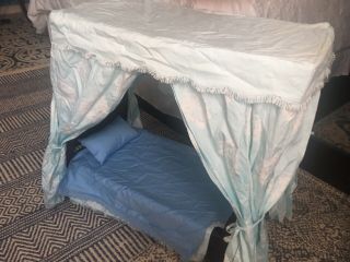 American Girl Elizabeth ' s Bed and Bedding Four Poster Canopy Bed RETIRED 3