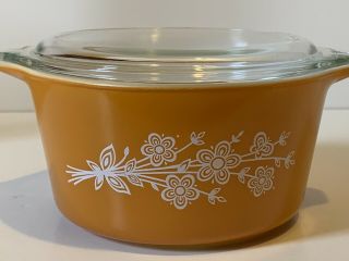 Vintage Pyrex One Quart Casserole 473 Solid Butterfly White On Gold With Lid
