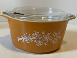 Vintage Pyrex One Quart Casserole 473 Solid Butterfly White On Gold With Lid 2