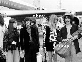 George Harrison & Pattie Boyd 1968 Ringo Starr & Maureen Heathrow Beatles Photo