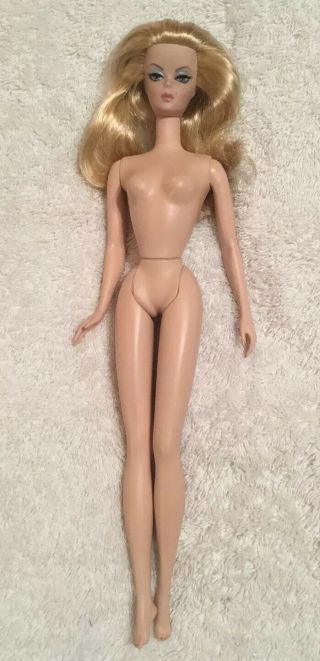 Barbie Silkstone Blonde Trench Setter B3442 (c) 2003 Robert Best Nude Doll