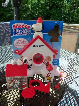 Snoopy Snow Cone Machine W/additional Snoopy Candy Dish & Shovel