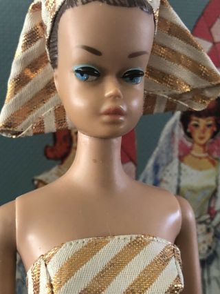 Vintage Fashion Queen Barbie Doll With Wigs And Stand