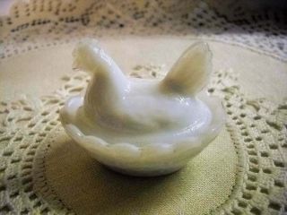 Antique Westmoreland Opalescent Hen On Nest Milk Glass Mini Salt Dip