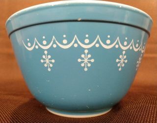 Vintage Pyrex Mixing Bowl 401 Snowflake Blue Garland 1 1/2 Pt