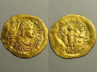 Justin I Gold Tremissis_constantinople Mint_advancing Victory