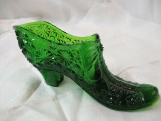 Vintage Fenton Dark Green Glass Shoe With Bow Button & Daisy