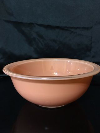 Pyrex 323 1.  5 L Vintage Corning Glass Peach Mixing Bowl With Clear Bottom