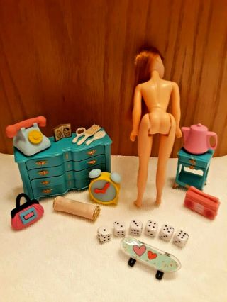 Vintage Topper Dawn Glori H - 11 Hong Kong Doll With Clothing,  Bedroom Items 3