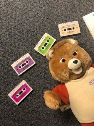 Teddy Ruxpin teddy bear 1985 with 4 tapes and 4 books 3