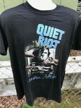 Quiet Riot Critical T - Shirt Size L