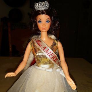 Vintage Walk Lively Miss America Barbie Doll Steffie Face In Outfit