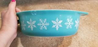 HTF Vintage Pyrex White Snowflake on Turquoise 045 2 1/2 QT Casserole Dish 2
