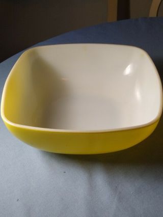 Vintage Pyrex Yellow Mixing Nesting Bowl Classic Mid - Century Modern Dish