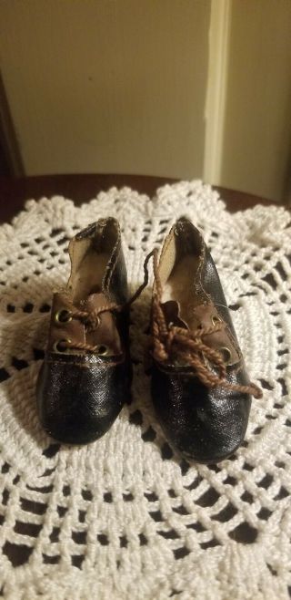 ANTIQUE GERMAN MADE IN GERMANY OIL CLOTH LACE UP DOLL SHOES SIZE 3 2