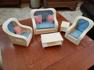 1983 Barbie Dream House White Wicker Furniture Set Couch Chairs Coffee End Table