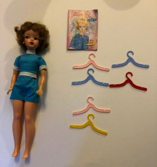 Vintage Tammy Doll By Ideal Toy Corp 1962 Bs - 12 W/pamphlet & 6 Hangers