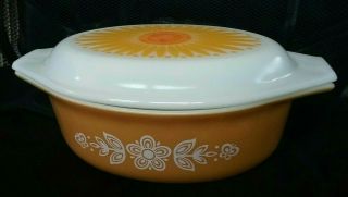 Vintage Pyrex 043 1.  5 Quart Butterfly Gold Oval Casserole Dish With Daisy Lid