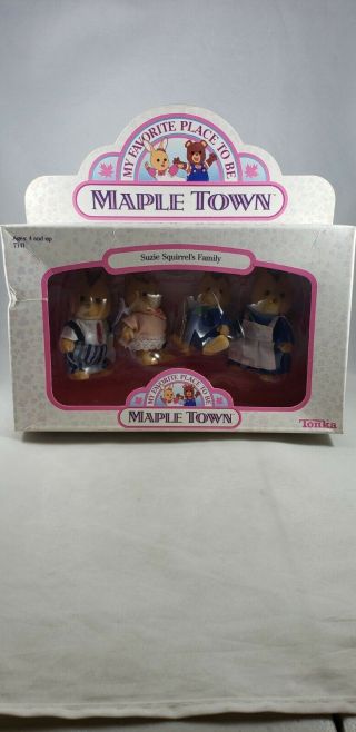Vintage Maple Town Calico Critters Suzie Squirrel 