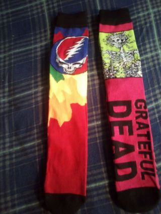 2 Pairs Of Grateful Dead Crew Socks.  Size 9 - 12