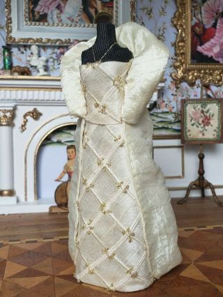 Dollhouse Miniature Artisan Ladies Bridal Or Ball Gown Dress Form 1:12