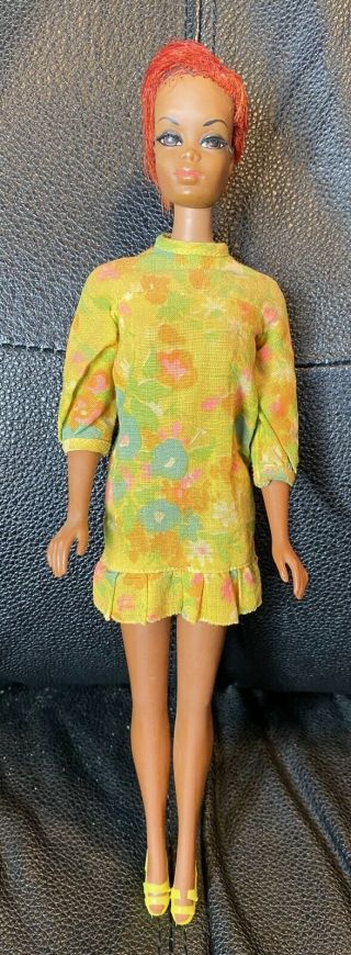 Vintage 1969 - 70 Tnt Julia Aa Black Barbie Doll W/ Francie 1288 In Print Dress