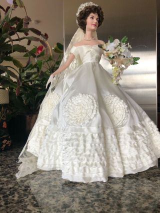 Franklin Heirloom Porcelain Doll Of Jackie Kennedy In Bride/wedding Dress