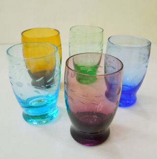 Set Of 5 Vtg Harlequin Jewel - Like Multicolor Etched Cordial Liquor Shot Glasses