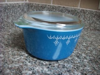 VINTAGE PYREX BLUE SNOWFLAKE GARLAND 1 PINT Casserole dish with lid 473 3