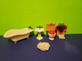 Vintage Kenner Strawberry Shortcake A Berry Happy Home " Deluxe Bathroom Playset "
