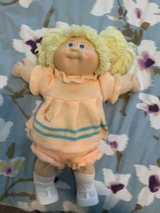 Coleco Cabbage Patch Kid Blonde Hair Blue Eyes Black Signature.