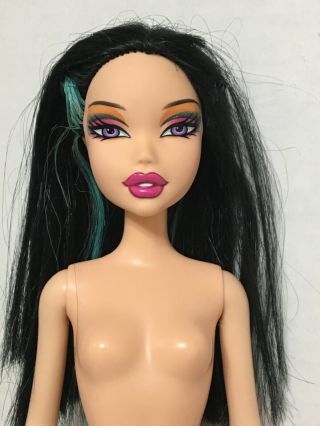 Barbie My Scene Roller Girl Nolee Doll Raven Blue Hair Streaks Articulated Legs