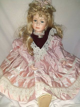 20 " World Gallery Porcelain Doll " Fiona " By Thelma Resch Limited