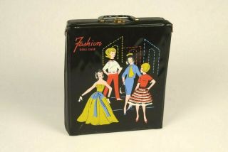 Vintage Barbie With Fashion Carrying Case From The 60 
