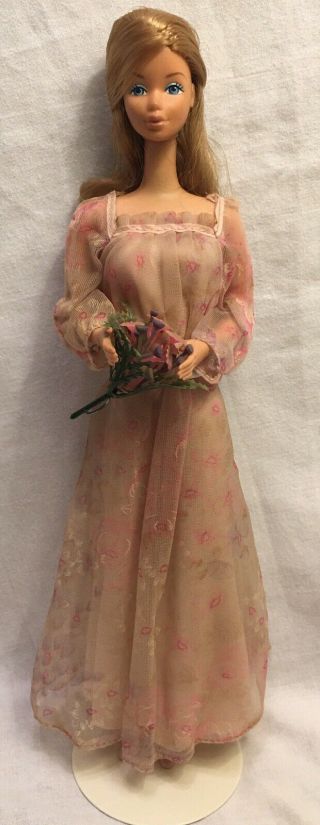 Vintage Mattel 1978 Kissing Barbie Doll With Dress & Bouquet 2597