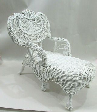 Vintage Ornate Victorian White Wicker Doll Bear Chaise Lounge 11x14x15 S/h