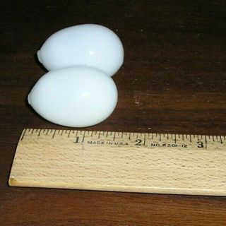 2 Vintage 1.  5 " Egg Hand Blown Milk Glass Nesting Laying Egg For Chickens Ducks