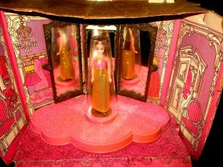Rare 1971 Topper Dawn Doll With The Dress Shop Display