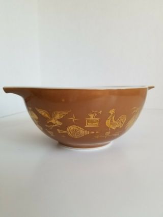 Vintage Pyrex Early American Mixing Bowl Brown 1.  5 Quart Number 442