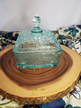 Tiara Exclusive Clear Blue Glass Honey Bee Hive Candy Dish (lid Has Chip)