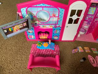 Barbie 2009 Glam Vacation Beach House Fold Out Doll House Mattel w/Accessories 2