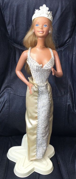 1976 Supersize Superstar Barbie Doll - 18 " - With Clothes & Stand
