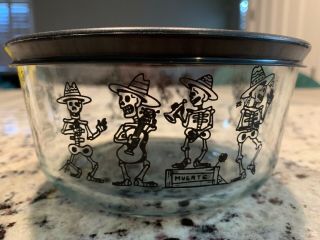 Pyrex Halloween Mariachi Band 4 Cup Storage Black Skulls Mexican Day Of The Dead