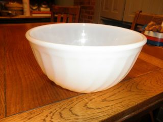 Vintage Fire King White Swirl Mixing Bowl 8 Inch Anchor Hocking