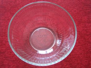 Pyrex 7401 - S Ribbed Clear Glass Round Mixing Bowl 3 Cup 750 Ml