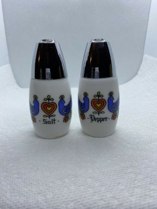 Vintage Blue Birds Gemco Salt And Pepper Shakers Milk Glass 2