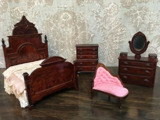 1/12 Dollhouse Miniature Victorian - Style Mahogany Bedroom Suite