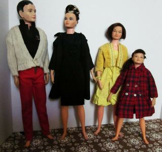 Vintage Remco Littlechap Family John,  Lisa,  Judy,  Libby 1960’s W/clothes