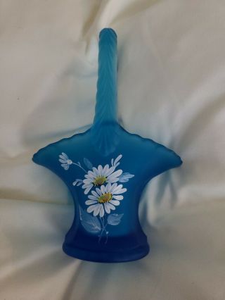 Vtg Westmoreland Hand Painted Blue Satin Glass Basket With White Daisies
