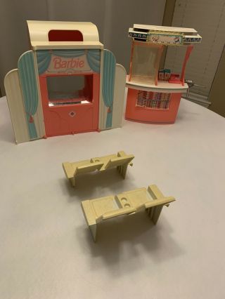 Barbie Movie Theater With Magical Screen Plus Chairs Playset Mattel 1995 Rare